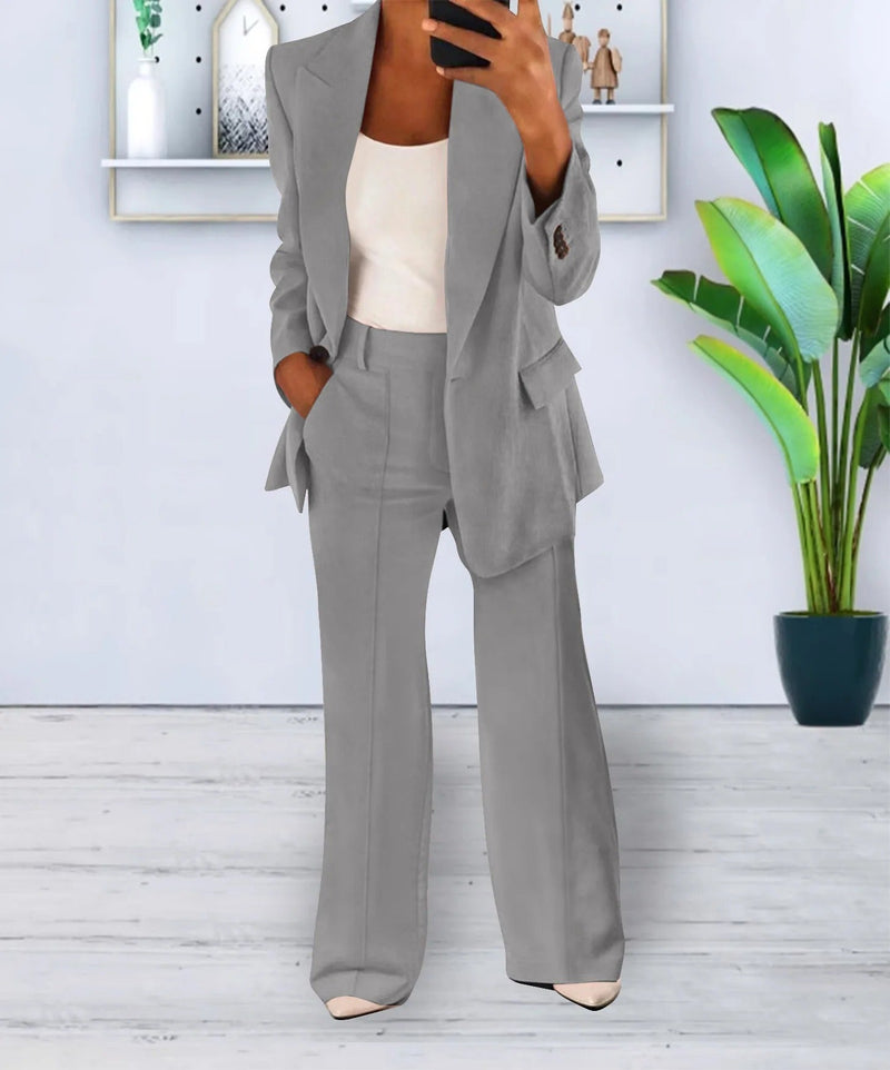 CM | Chaqueta y pantalón de señora