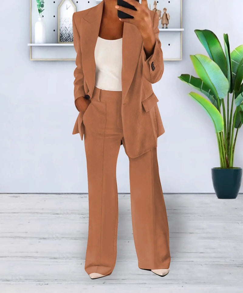 CM | Chaqueta y pantalón de señora